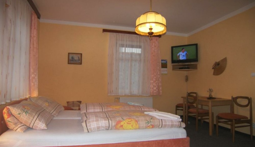 Penzion villa Máj Mariánské Lázně - Třílůžkový pokoj + přistýlka, Čtyřlůžkový pokoj